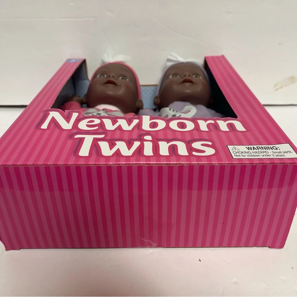 Charming Newborn Twin‎ Dolls Set with Pink and Purple Outfits